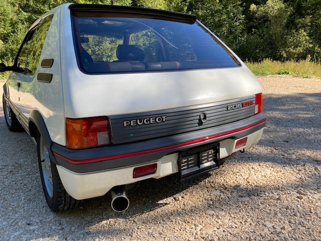 PEUGEOT 1.6 GTi-image-2