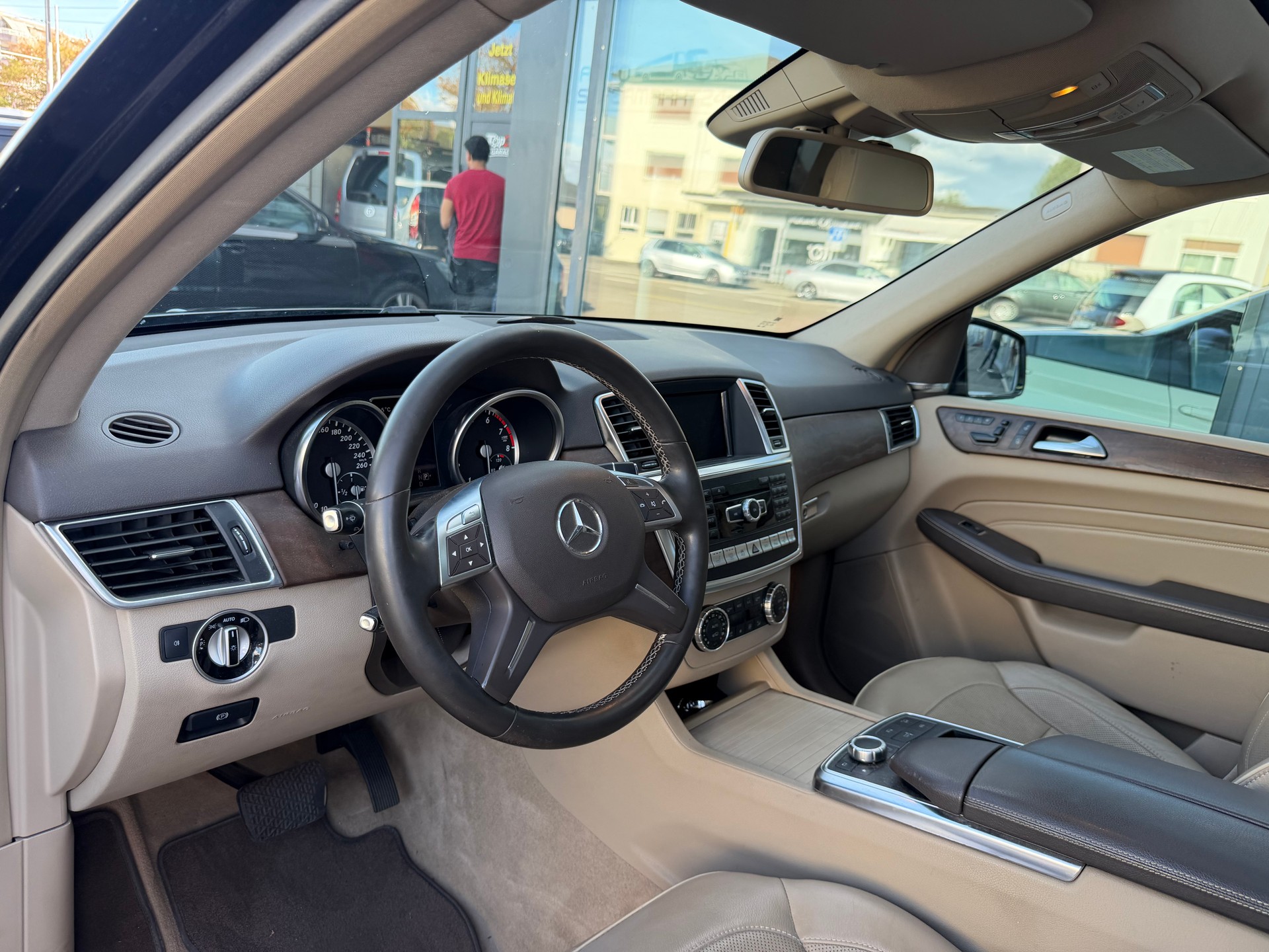 MERCEDES-BENZ ML 500 Executive 4Matic 7G-Tronic-image-14
