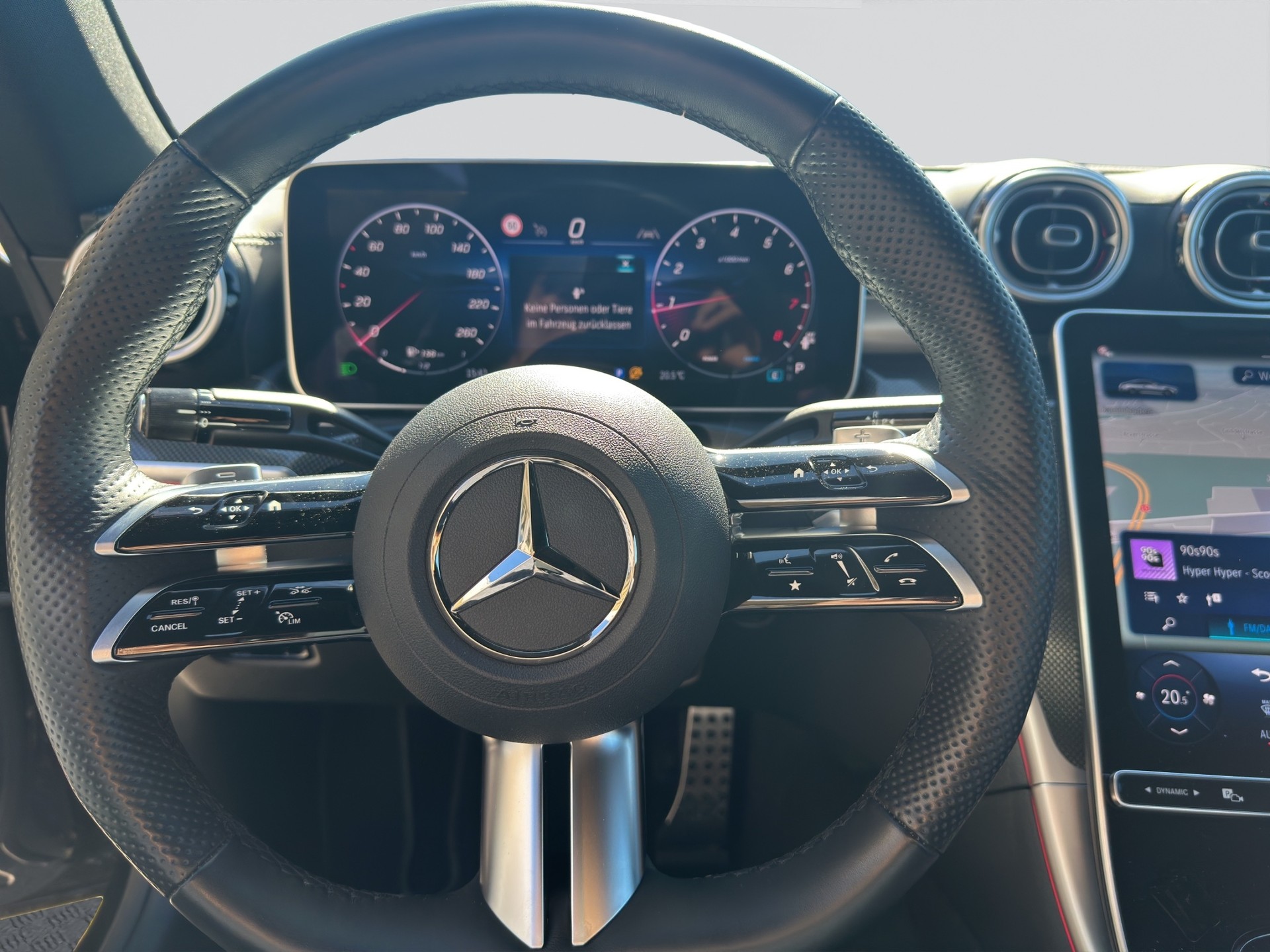 MERCEDES-BENZ CLE 200 Coupé AMG Line Night 9G-Tronic-image-10