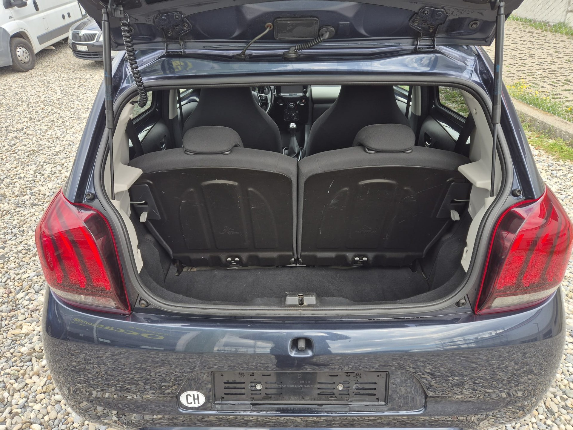 PEUGEOT 108 1.2 VTi Allure-image-13