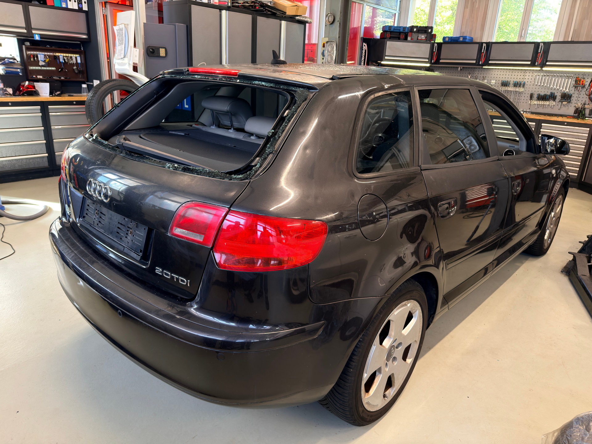 AUDI A3 Sportback 2.0 TDI Ambition HAGELSCHADEN-image-3