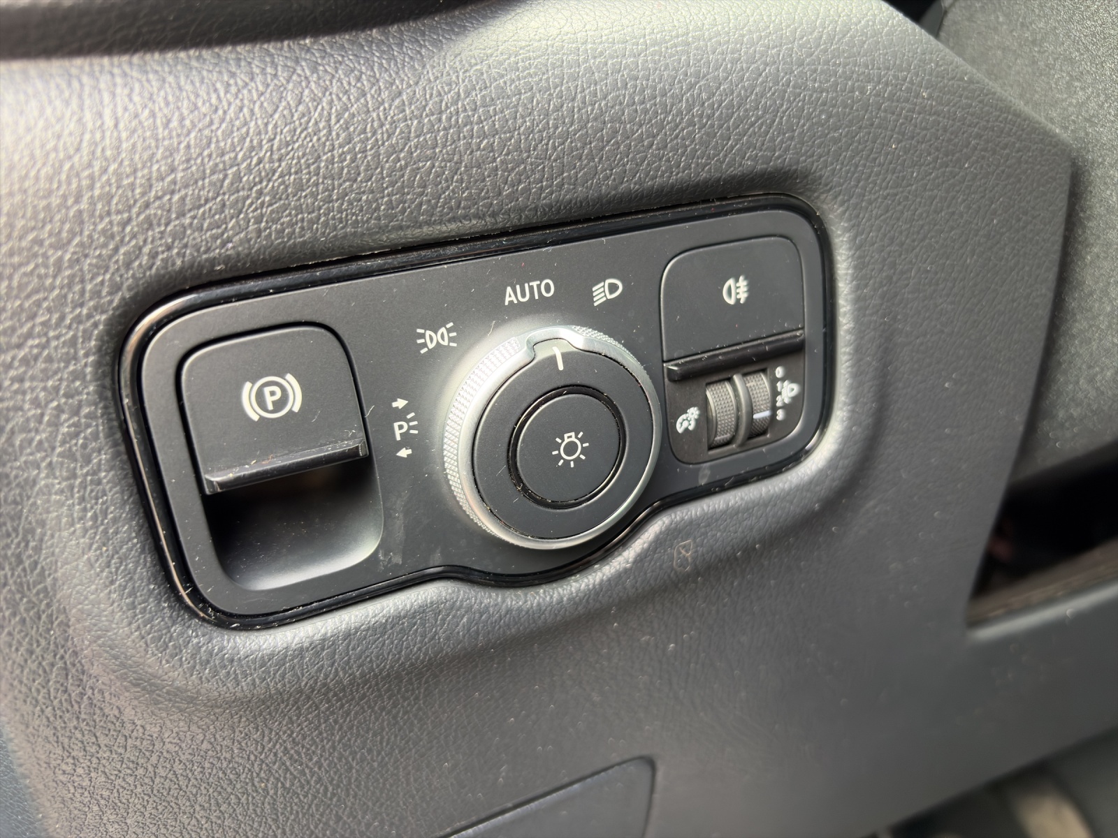 MERCEDES-BENZ Vito 114 CDI Lang 9G-Tronic Pro-image-11
