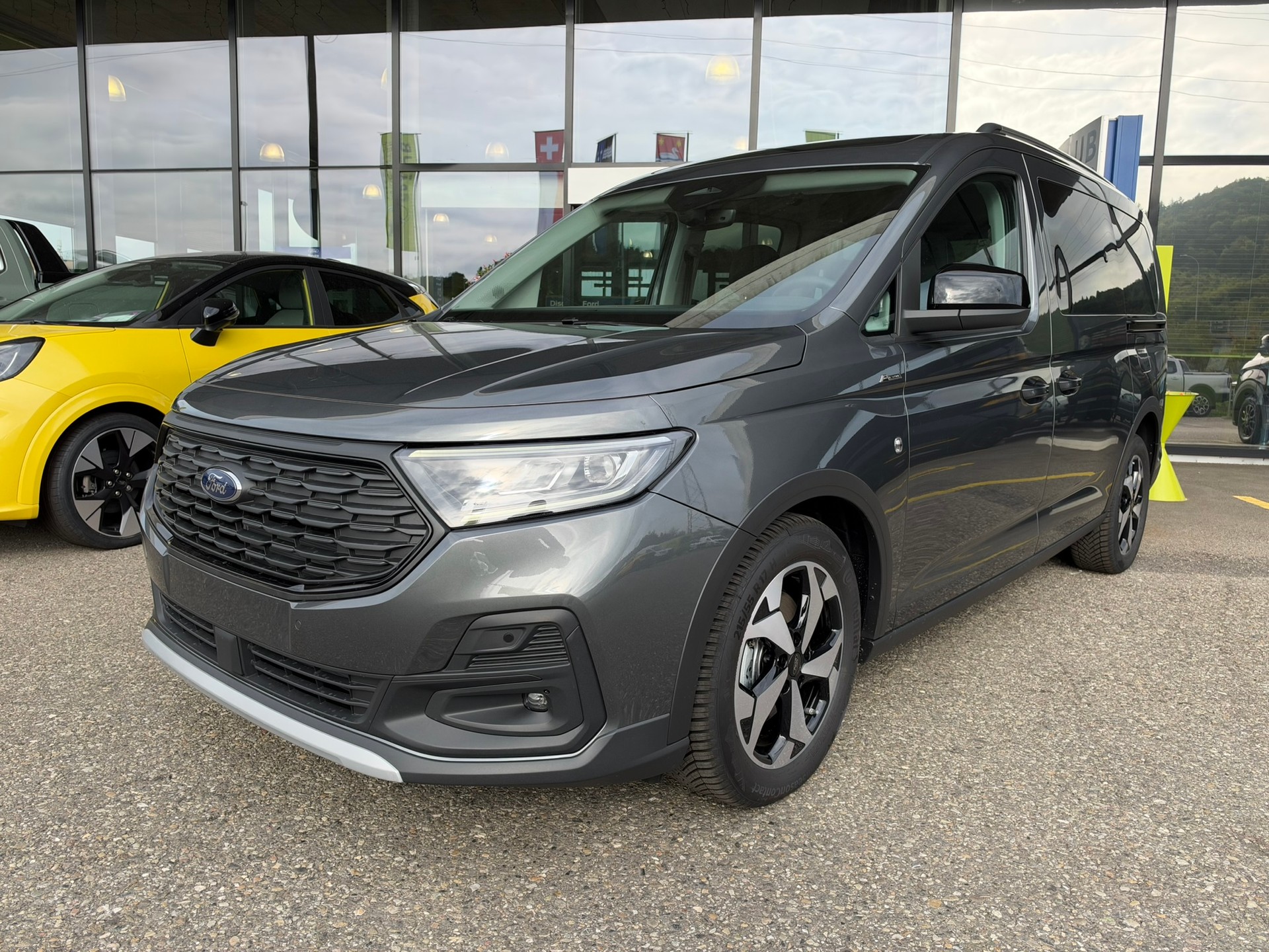 FORD Grand Tourneo Connect 2.0 EcoBlue AWD Active-image-0