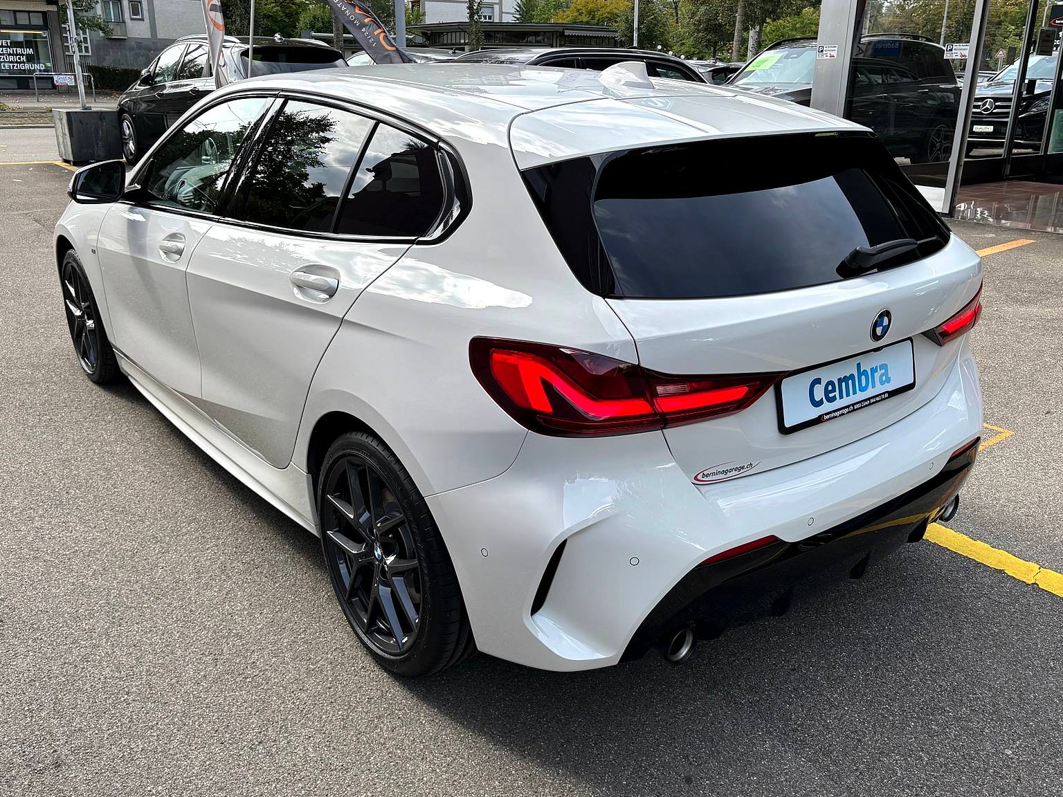 BMW 120d xDrive M Sport Steptronic SAG-image-3