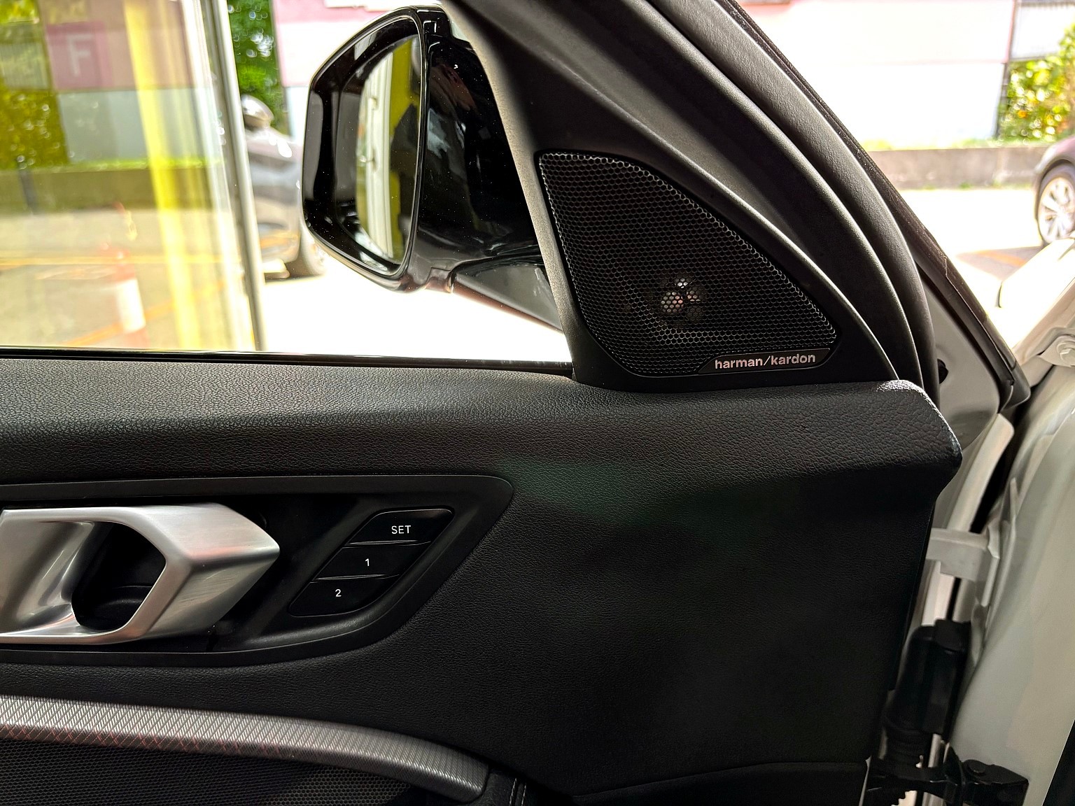 BMW 120d xDrive M Sport Steptronic SAG-image-8
