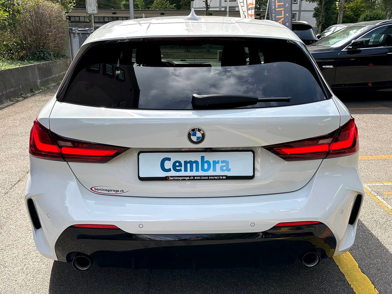 BMW 120d xDrive M Sport Steptronic SAG-image-2