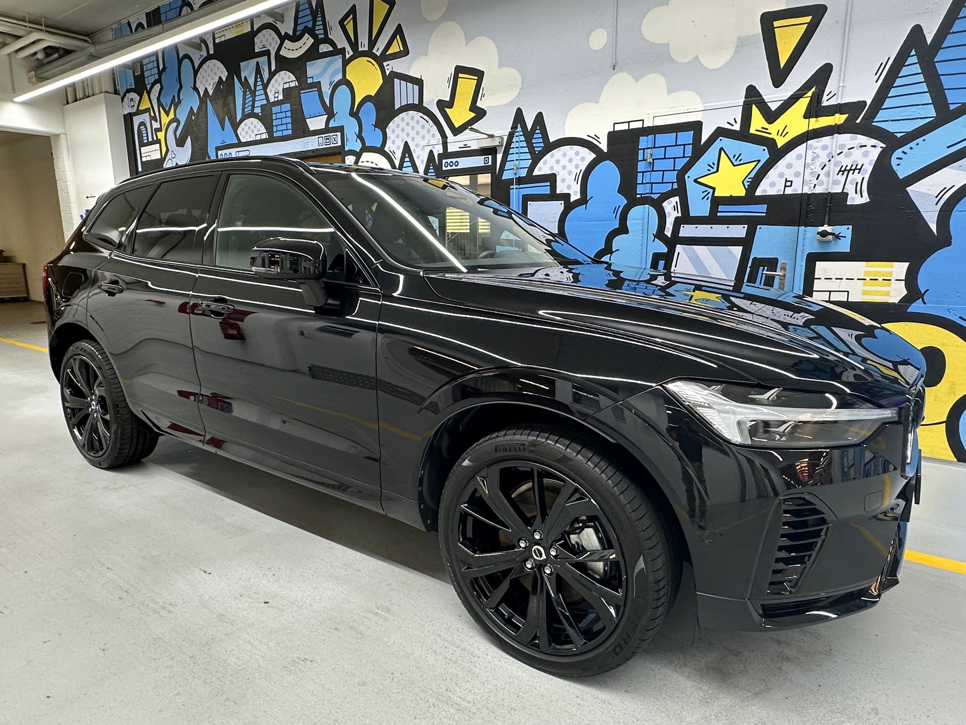 VOLVO XC60 T8 eAWD PluginHybrid Ultimate Dark Geartronic-image-0