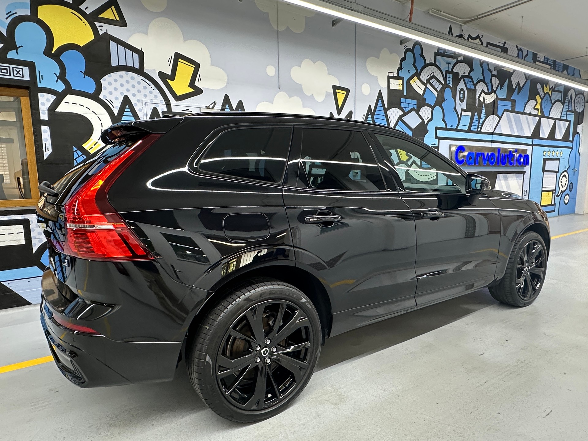 VOLVO XC60 T8 eAWD PluginHybrid Ultimate Dark Geartronic-image-3