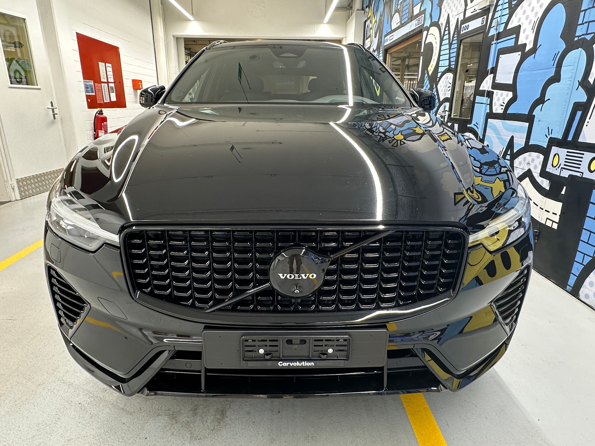 VOLVO XC60 T8 eAWD PluginHybrid Ultimate Dark Geartronic-image-1