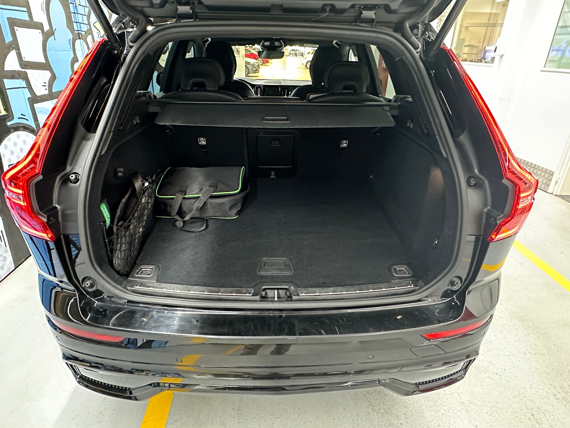 VOLVO XC60 T8 eAWD PluginHybrid Ultimate Dark Geartronic-image-5