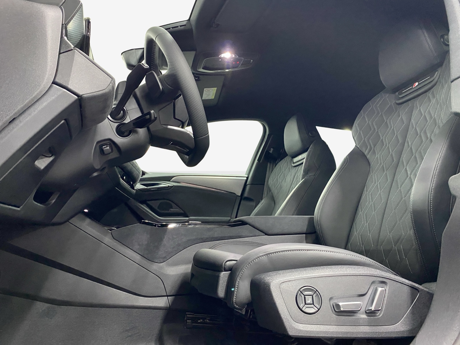 AUDI A6 Avant e-tron quattro-image-7