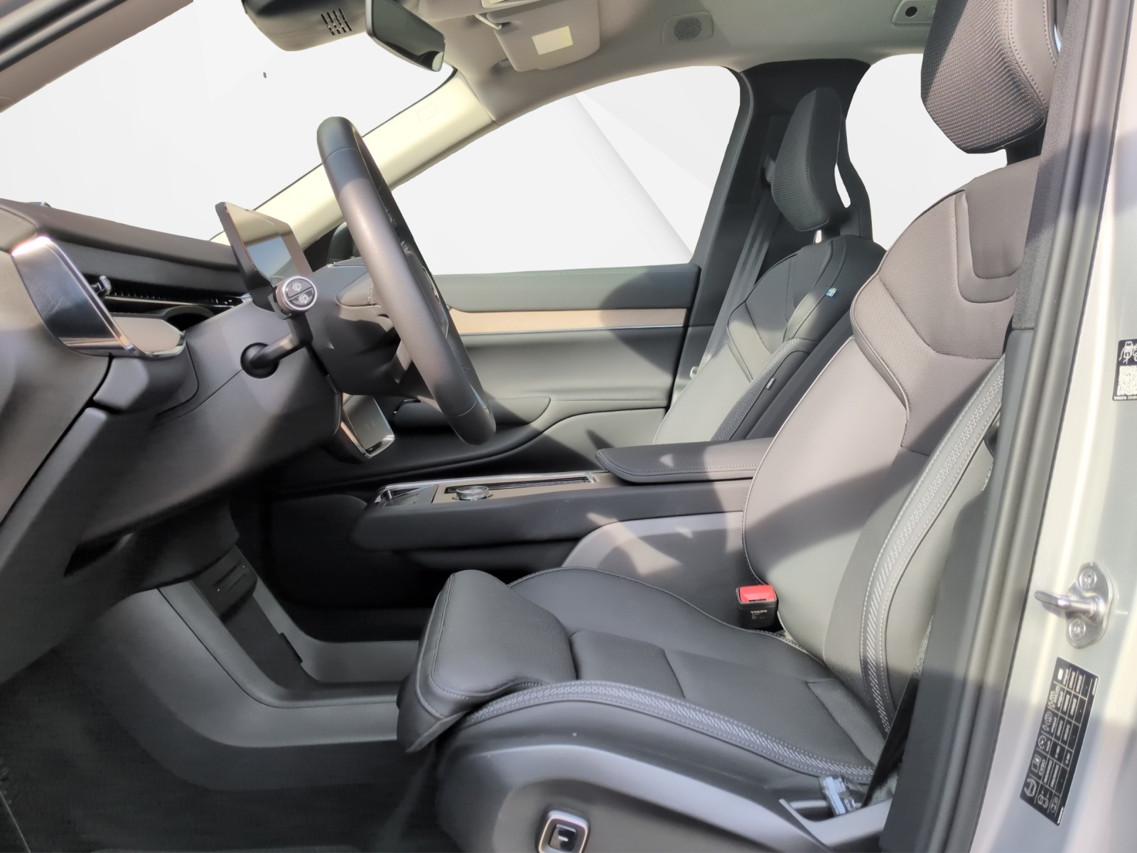 VOLVO EX 90 Twin Performance Ultra AWDD-image-9