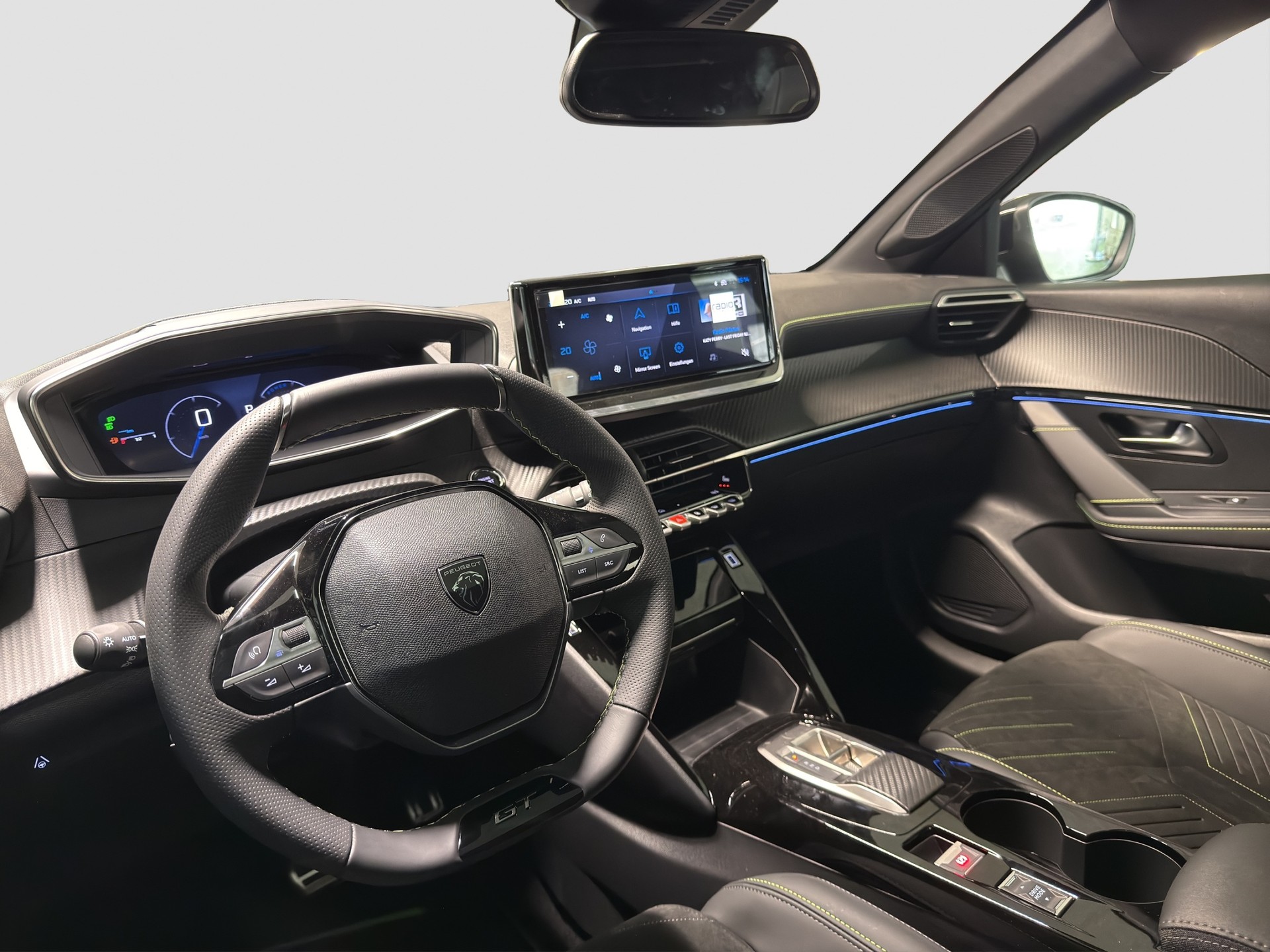 PEUGEOT 208 1.2 Hybrid 145 GT Exclusive-image-12