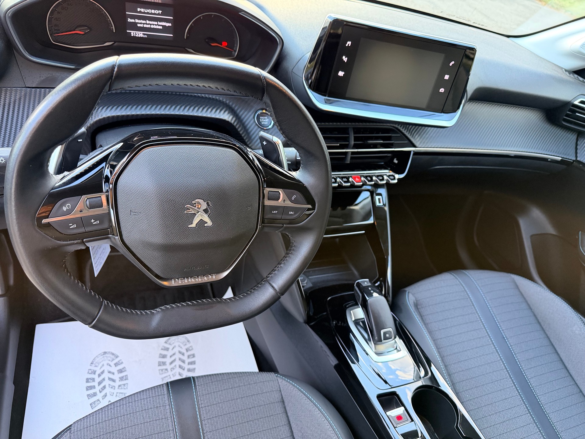 PEUGEOT 208 1.2 PureTech Active Pack EAT8-image-13