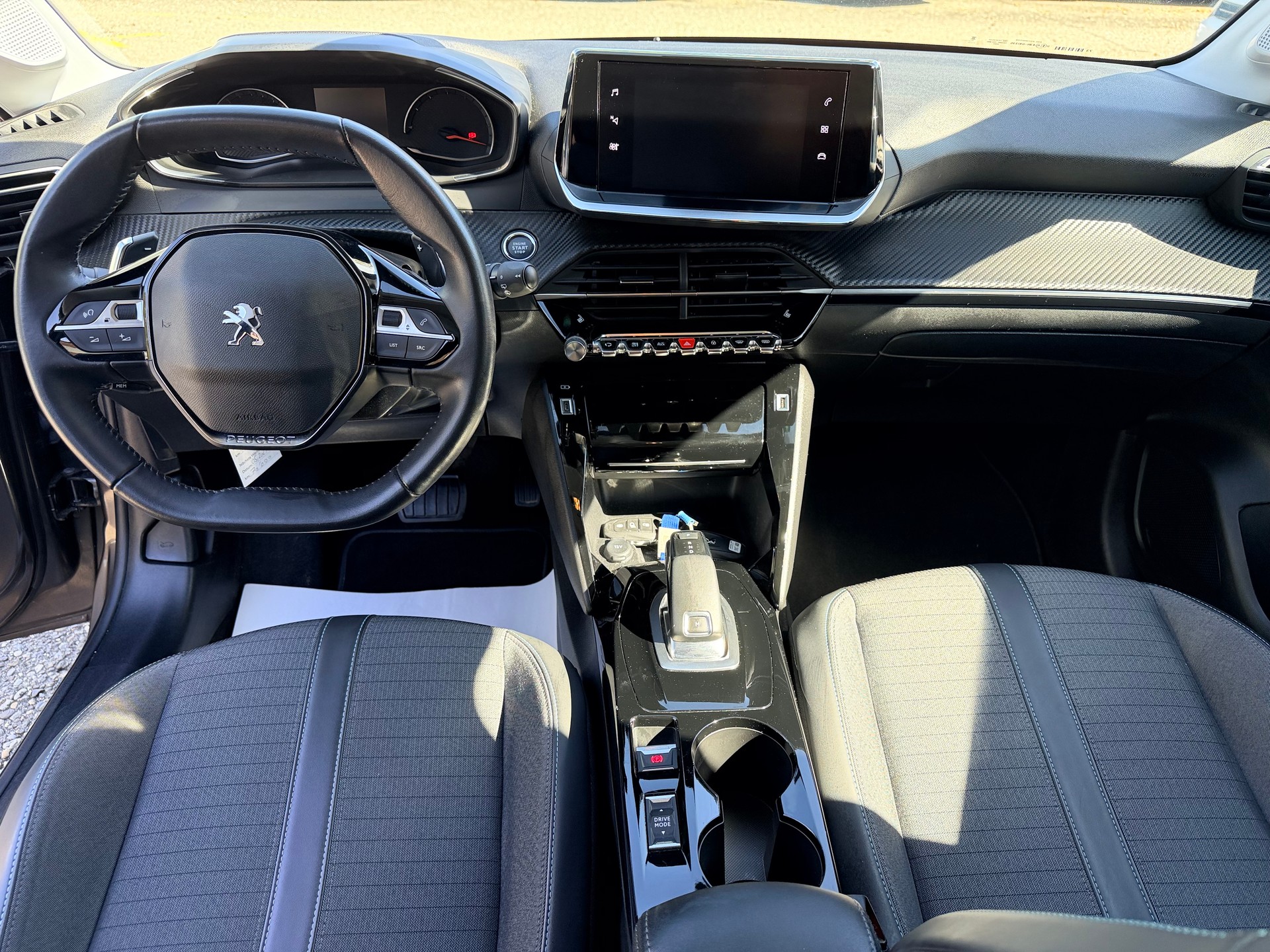 PEUGEOT 208 1.2 PureTech Active Pack EAT8-image-23