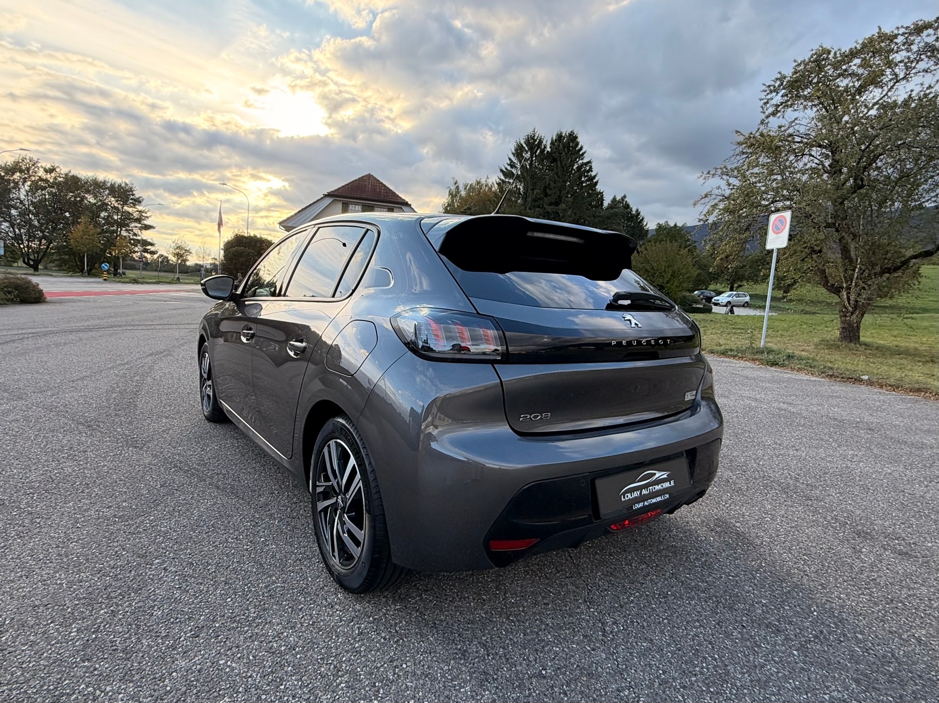 PEUGEOT 208 1.2 PureTech Active Pack EAT8-image-7