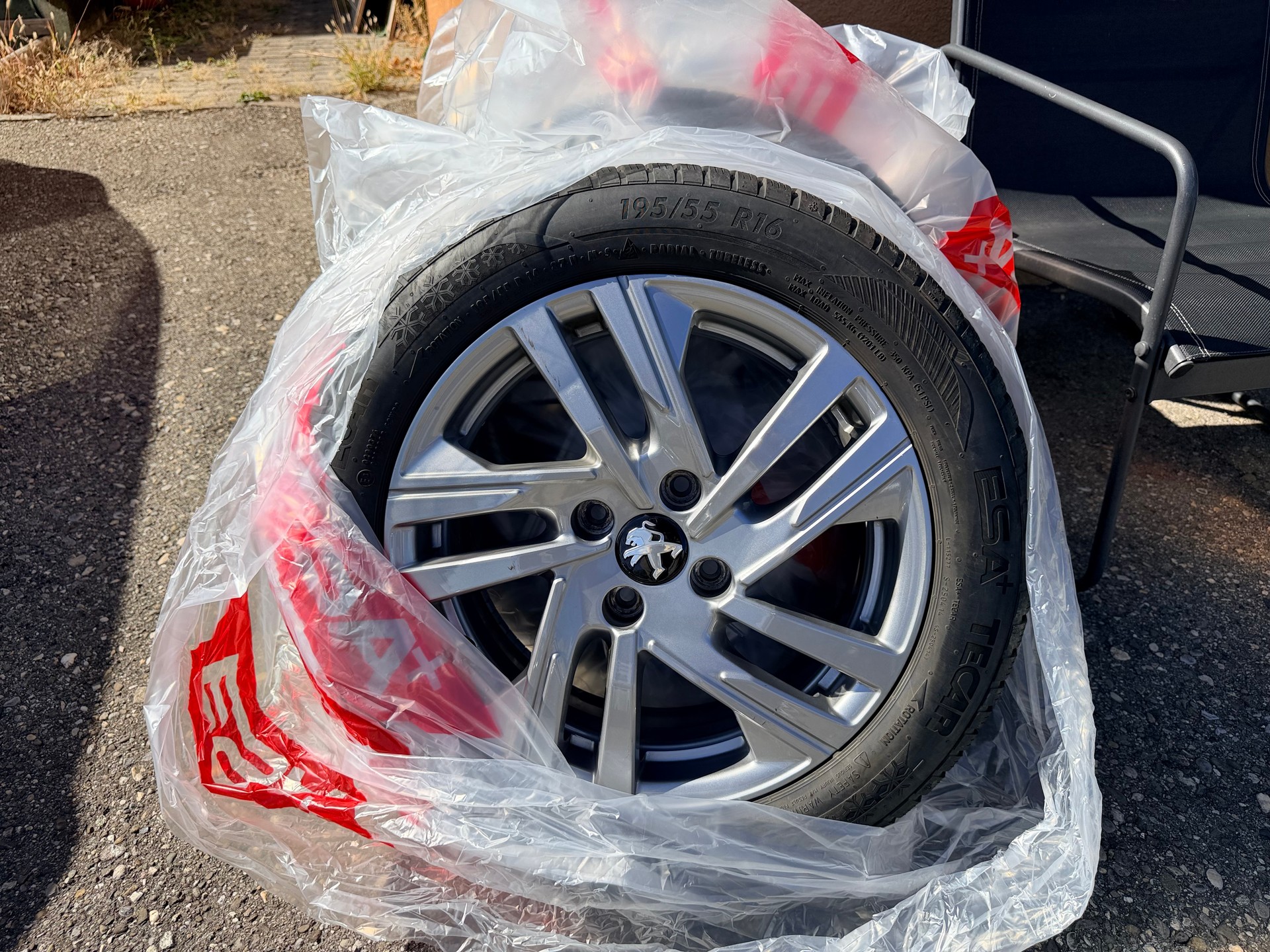 PEUGEOT 208 1.2 PureTech Active Pack EAT8-image-27
