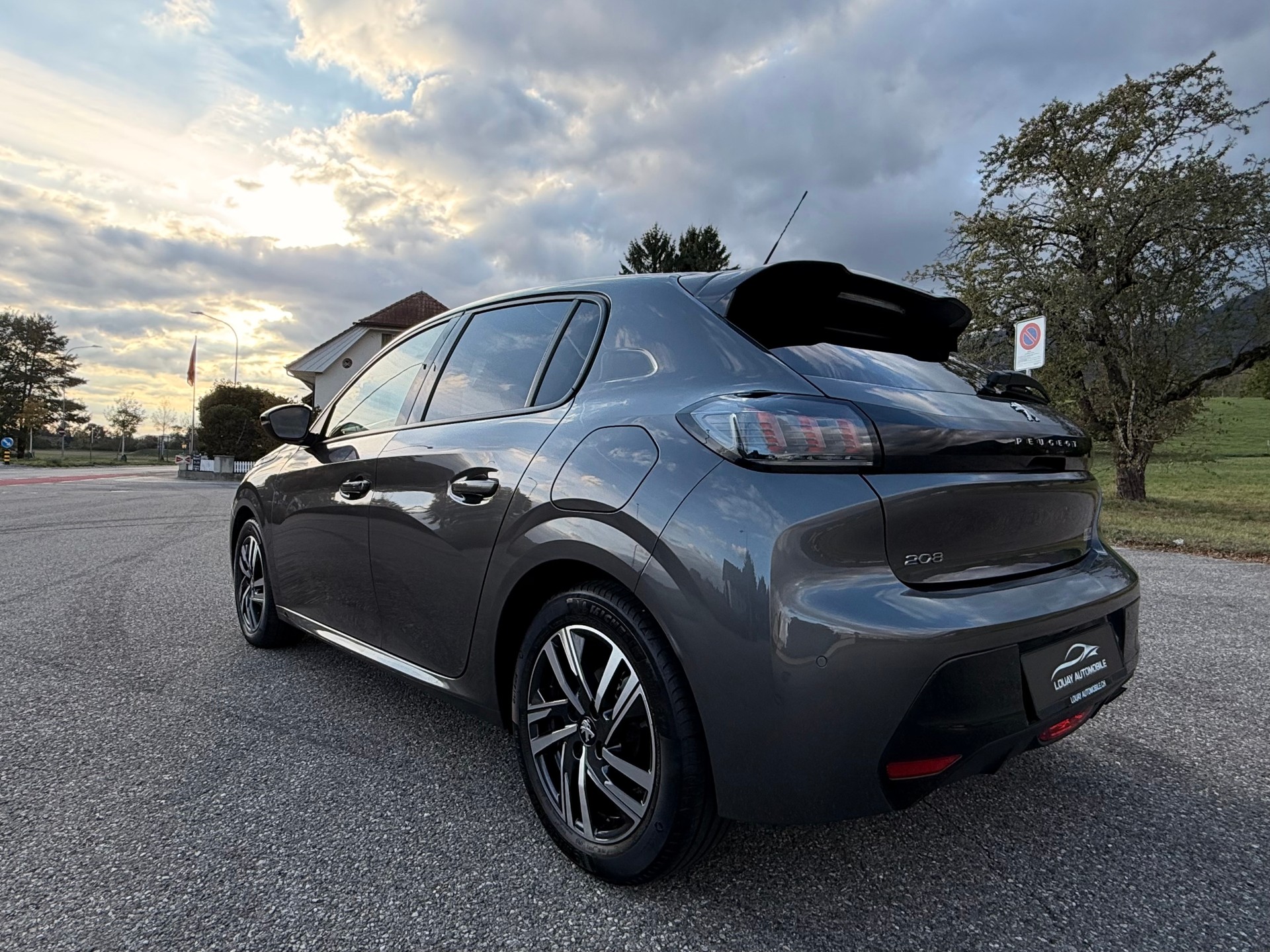 PEUGEOT 208 1.2 PureTech Active Pack EAT8-image-10