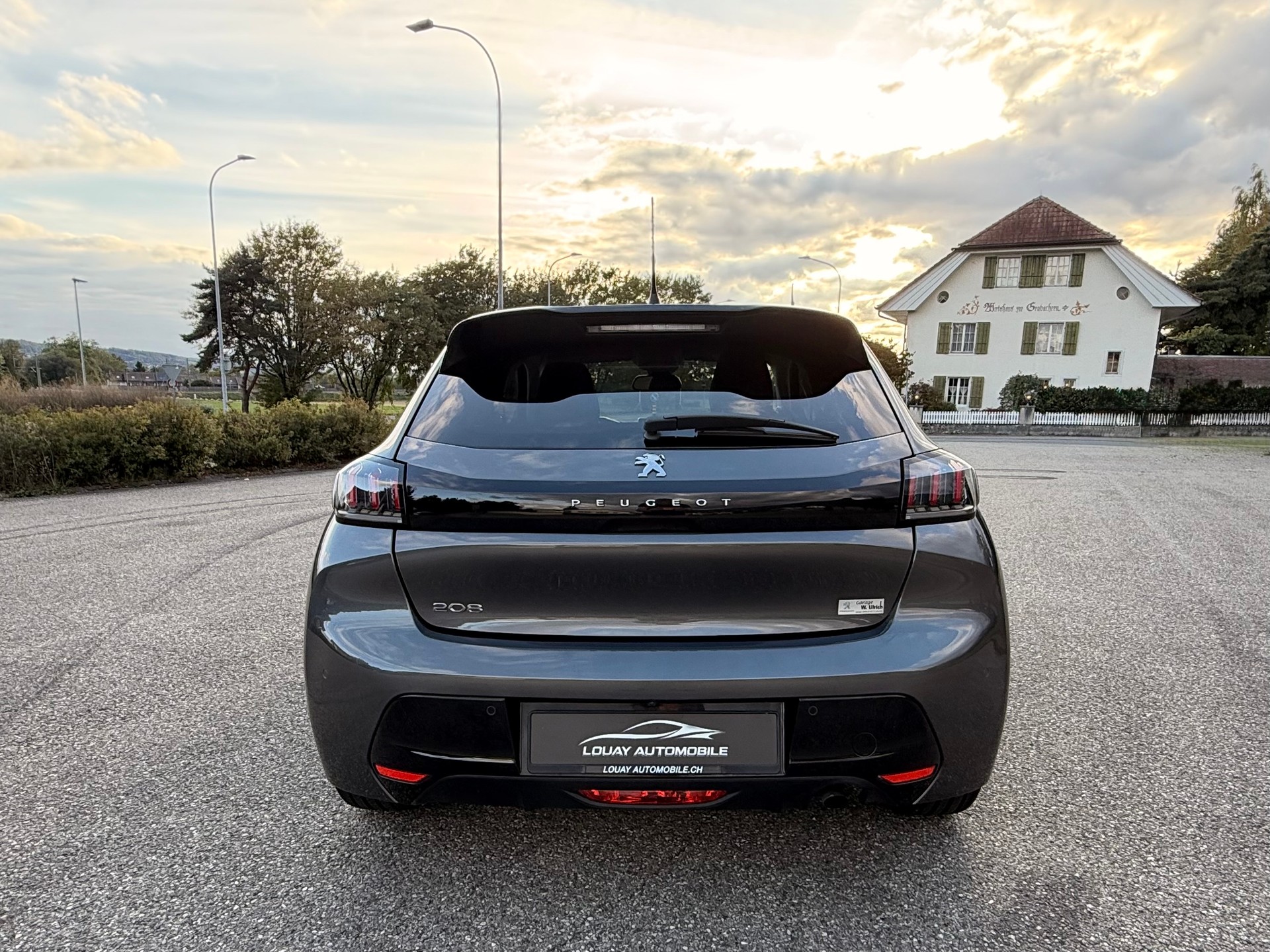 PEUGEOT 208 1.2 PureTech Active Pack EAT8-image-8