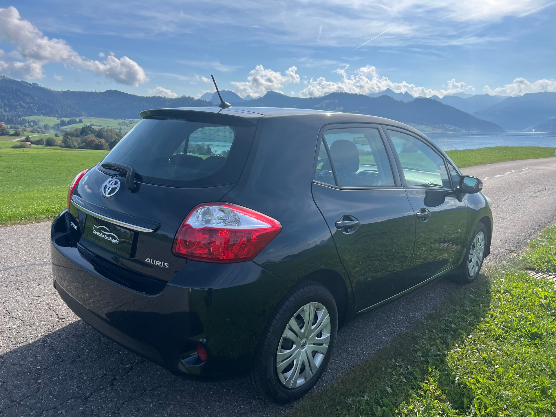TOYOTA Auris 1.6 Linea Sol-image-5
