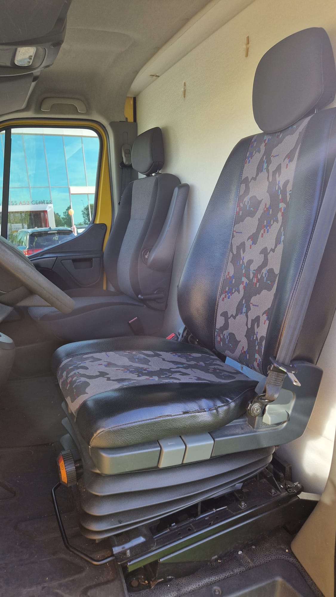 RENAULT 2.3 dCi 170 TwinTurbo-image-4