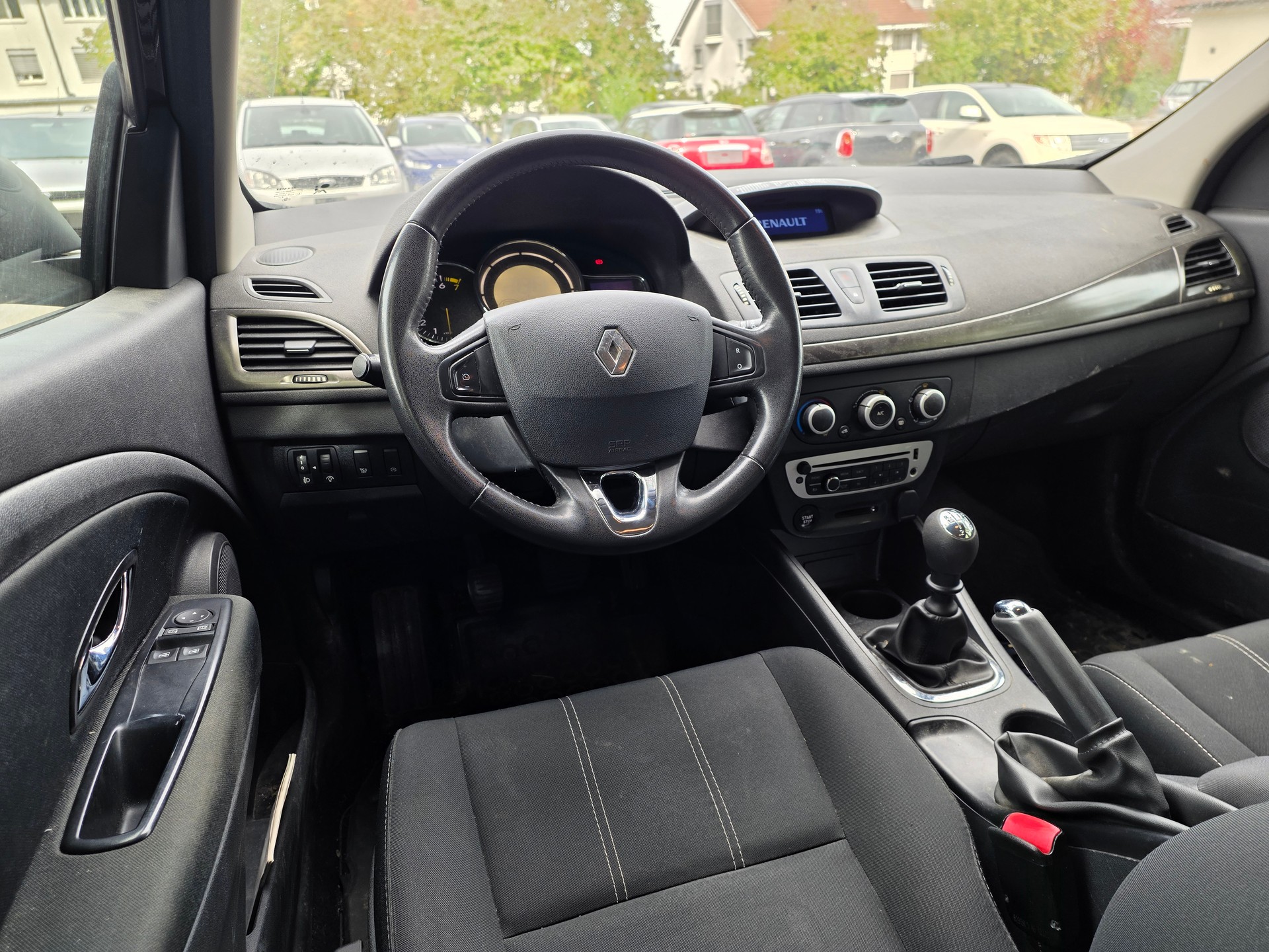 RENAULT Mégane Grandtour 1.2 16V Turbo Bose-image-6