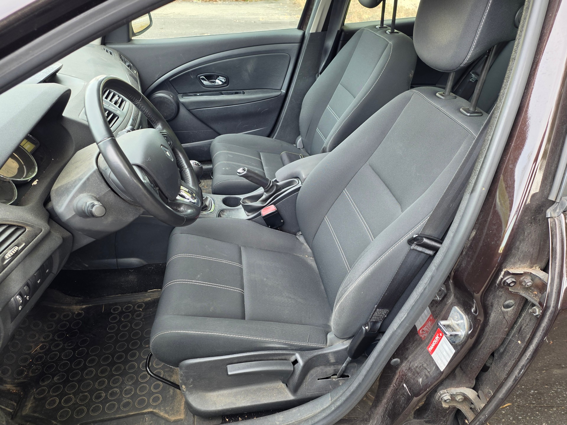 RENAULT Mégane Grandtour 1.2 16V Turbo Bose-image-5