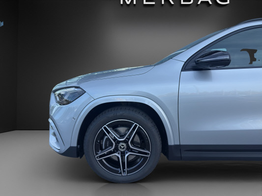MERCEDES-BENZ GLA 200 Night Star 7G-D-image-5