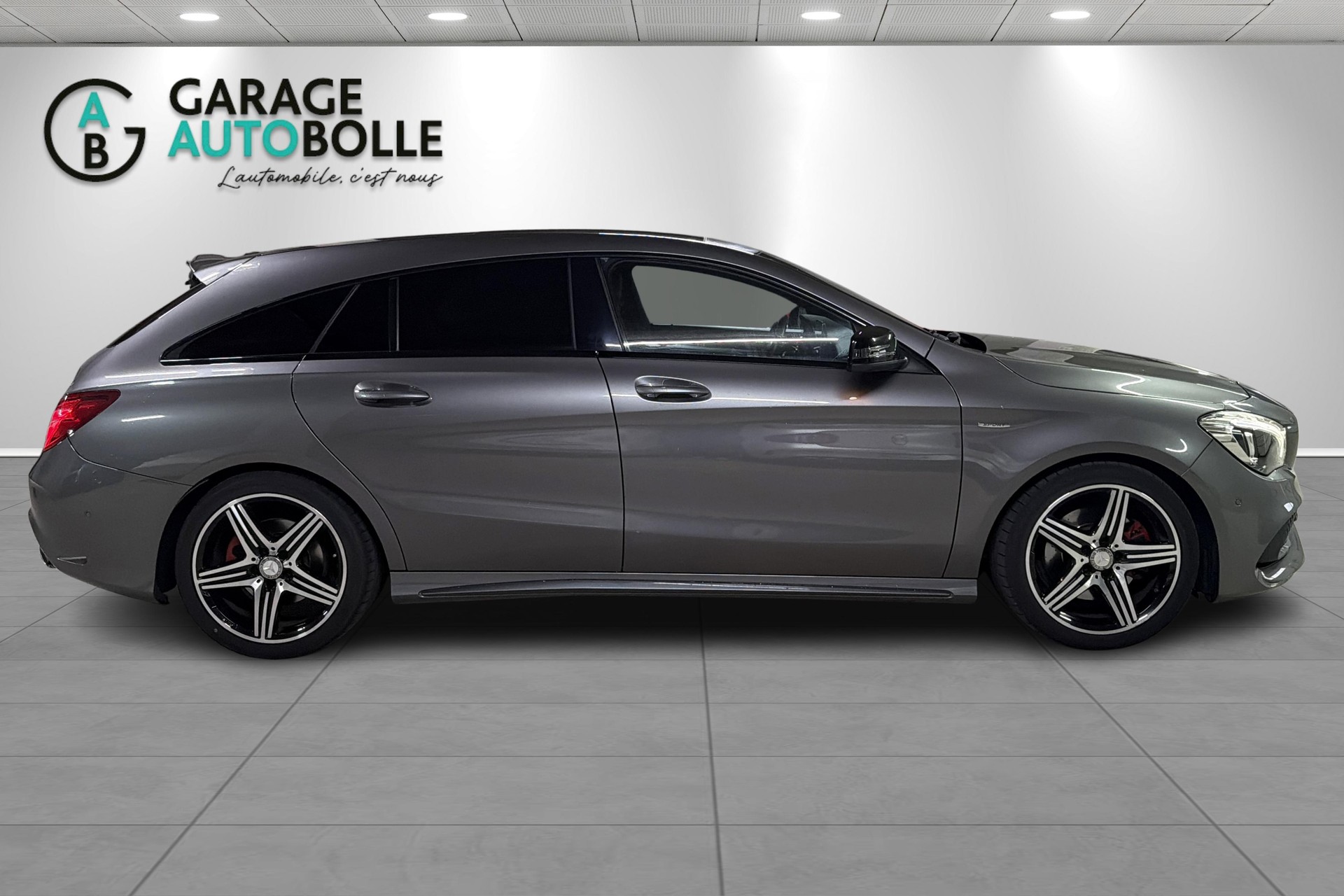 MERCEDES-BENZ CLA Shooting Brake 250 Sport 7G-DCT 4Matic-image-2