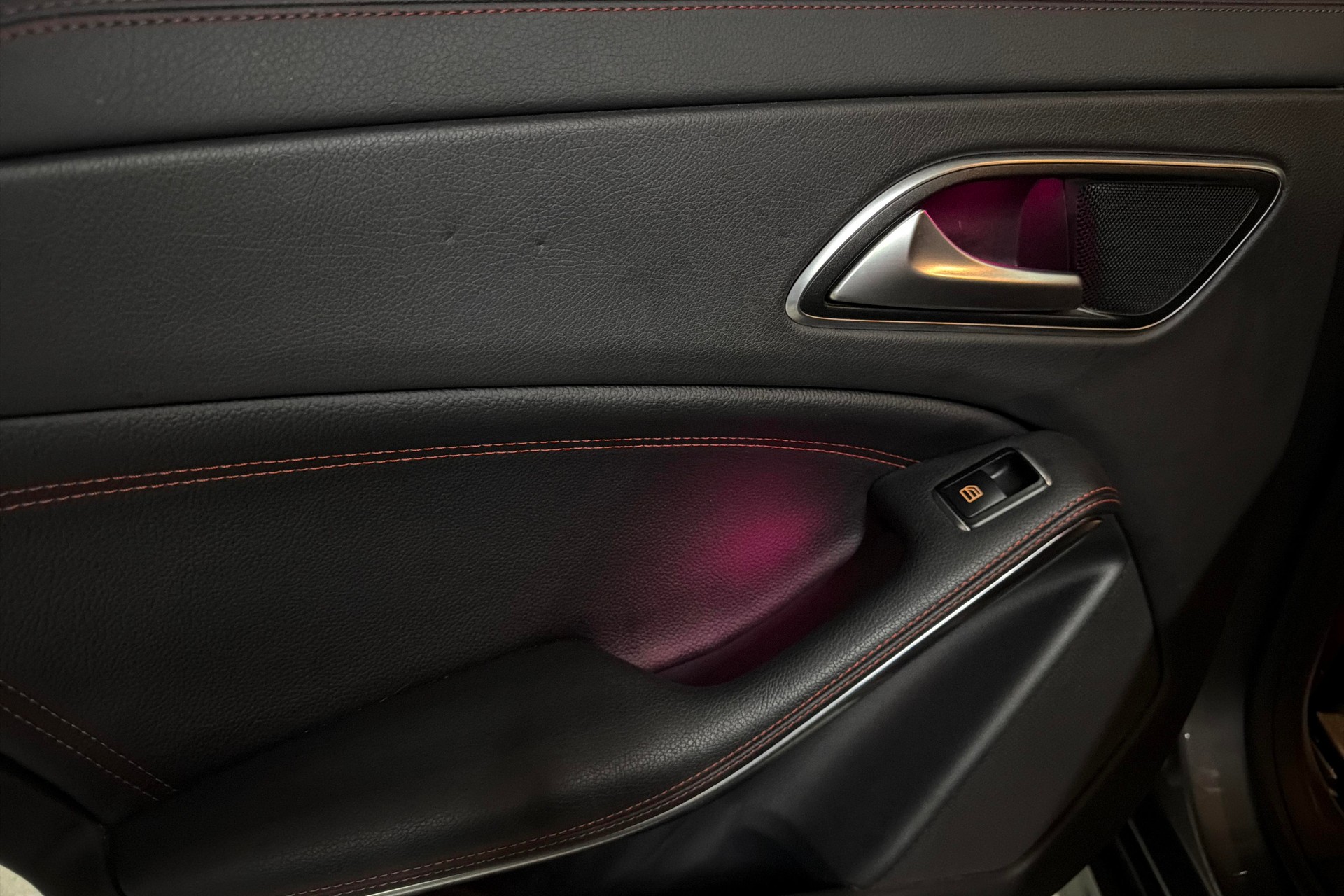 MERCEDES-BENZ CLA Shooting Brake 250 Sport 7G-DCT 4Matic-image-23
