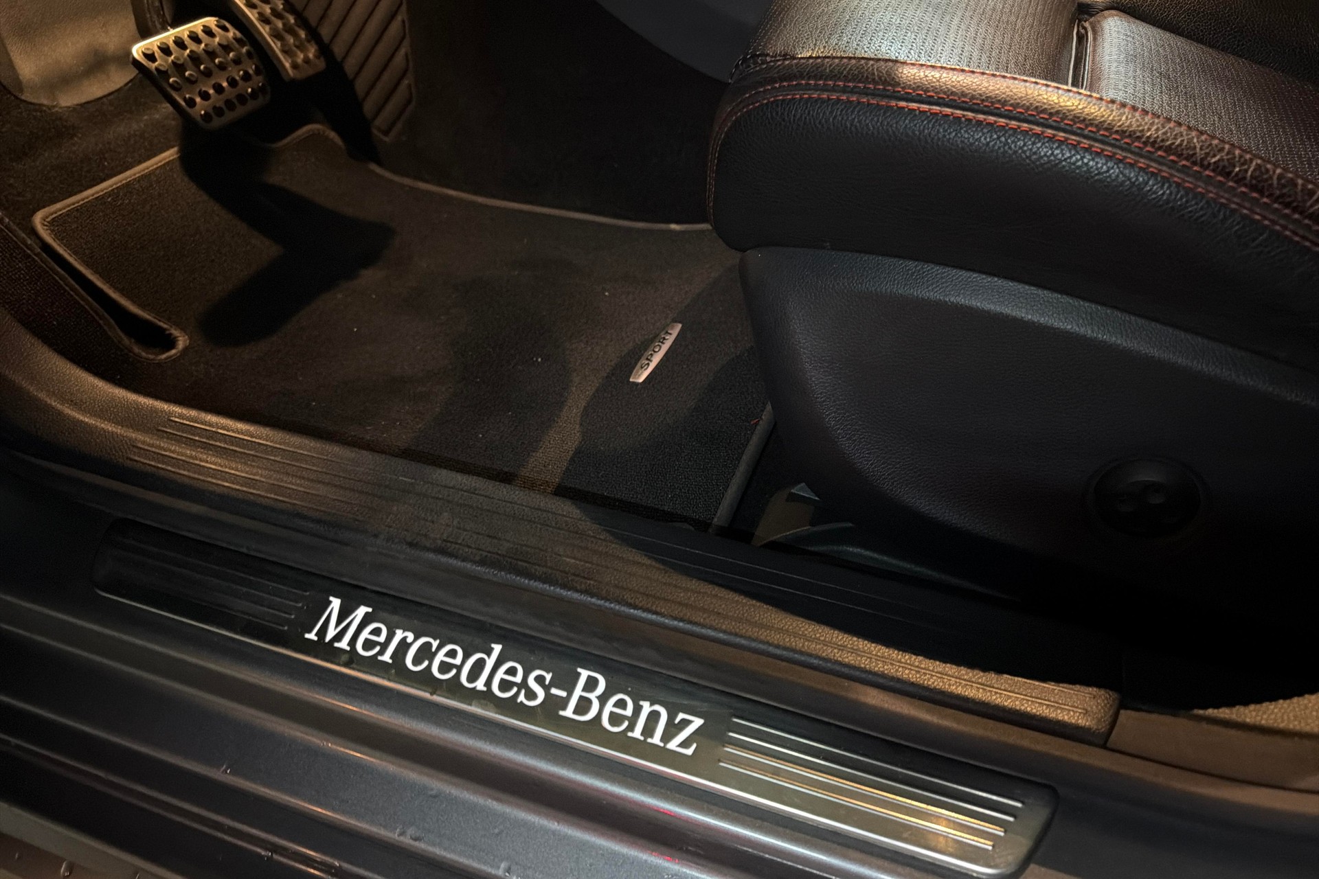 MERCEDES-BENZ CLA Shooting Brake 250 Sport 7G-DCT 4Matic-image-25
