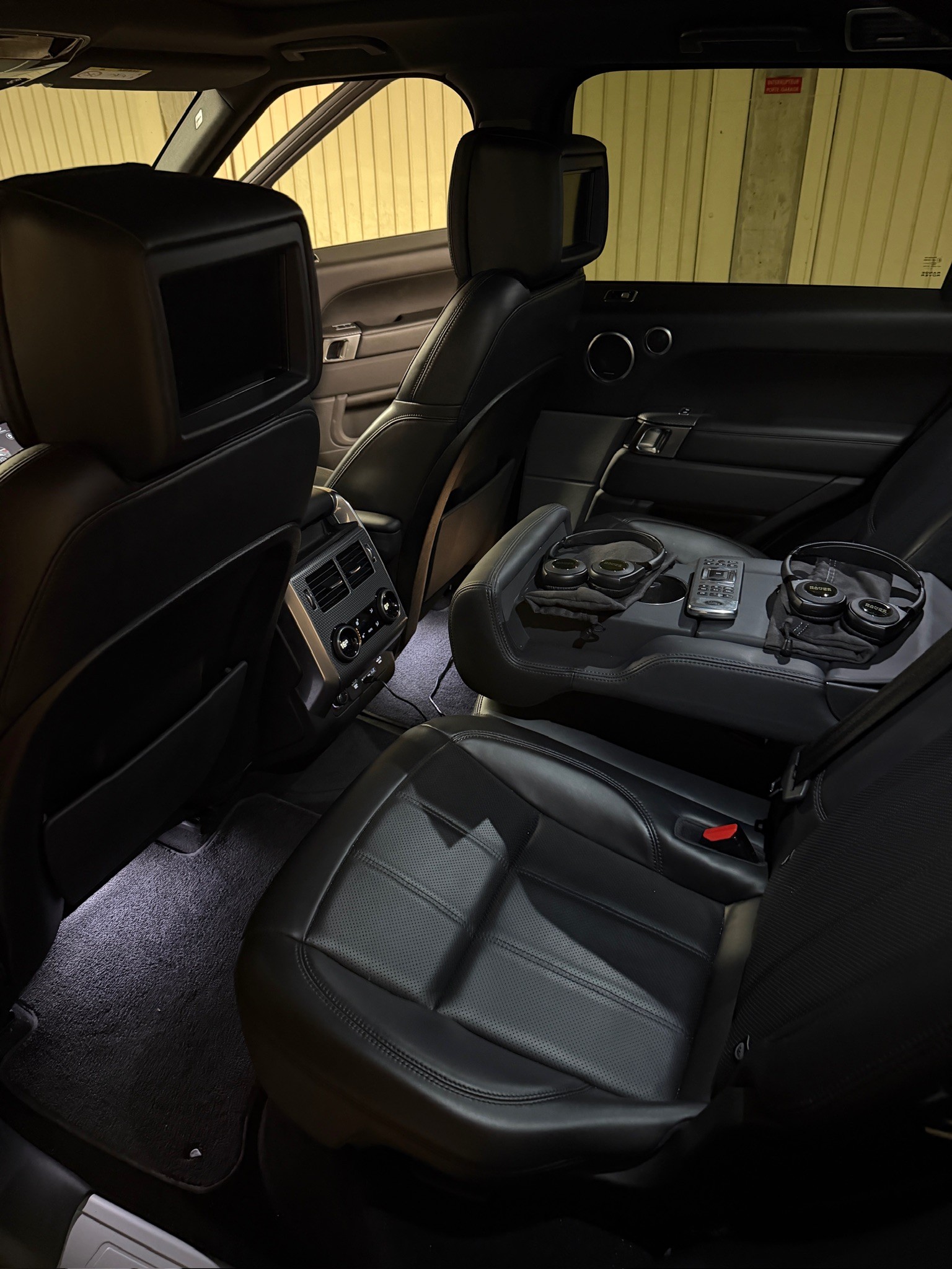 LAND ROVER 3.0 SDV6 HSE Dynamic-image-4
