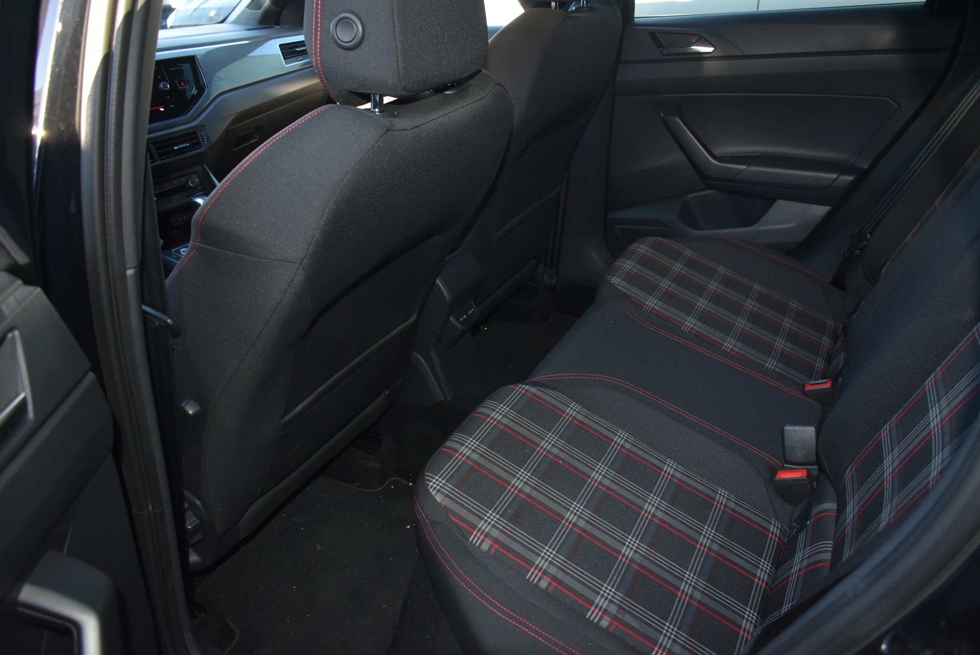 VW Polo 2.0 TSI GTI DSG-image-8