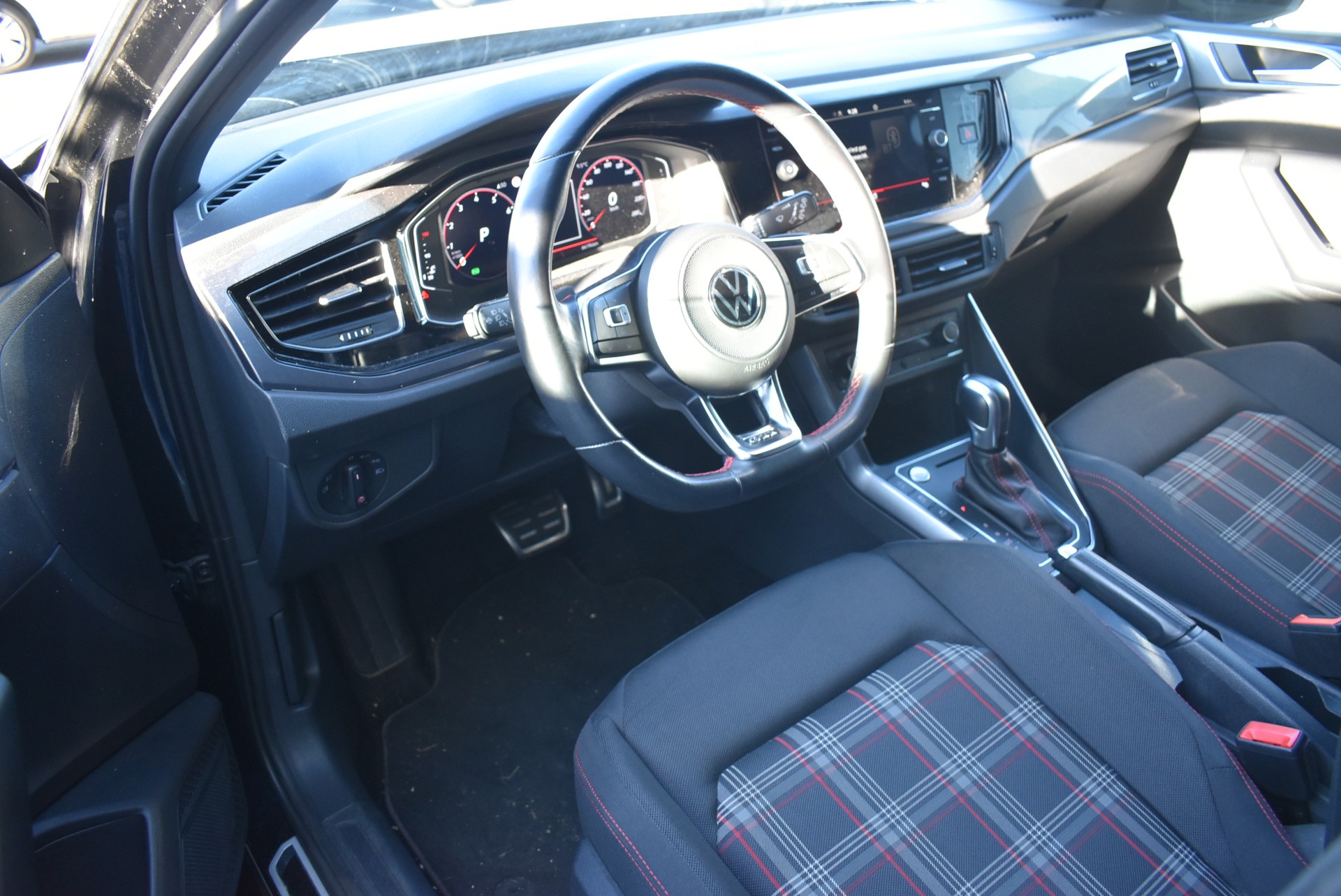 VW Polo 2.0 TSI GTI DSG-image-7