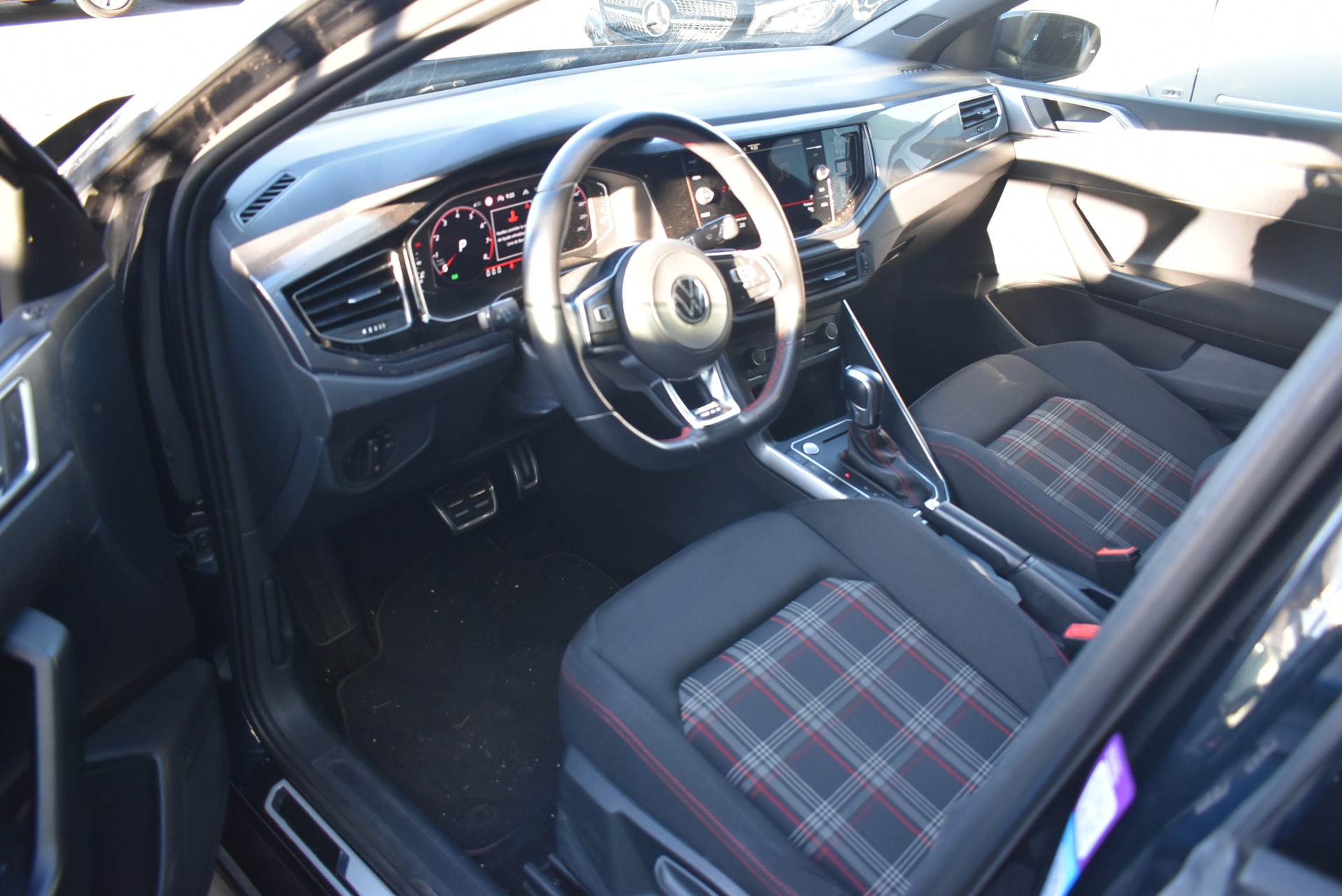 VW Polo 2.0 TSI GTI DSG-image-2