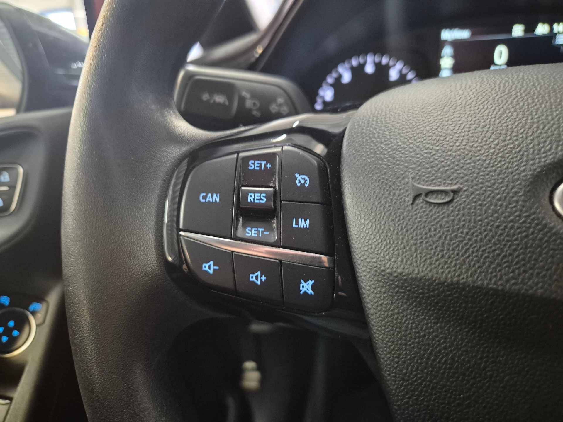 FORD Fiesta 1.0 SCTi Titanium-image-10