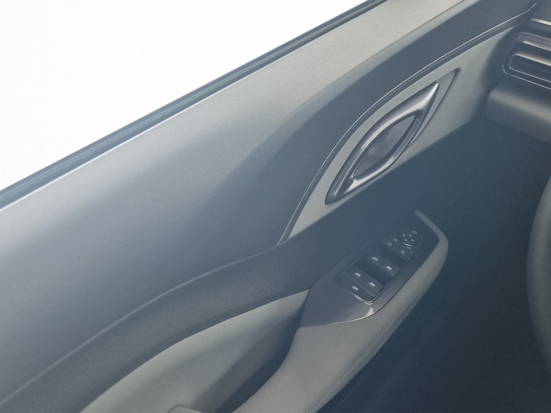 BYD Dolphin Surf 43kWh Comfort-image-11