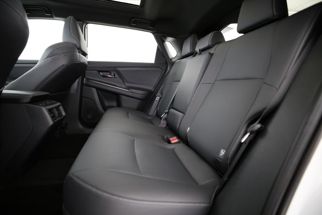 TOYOTA bZ4X Premium AWD-image-13