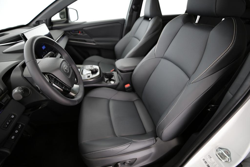 TOYOTA bZ4X Premium AWD-image-8