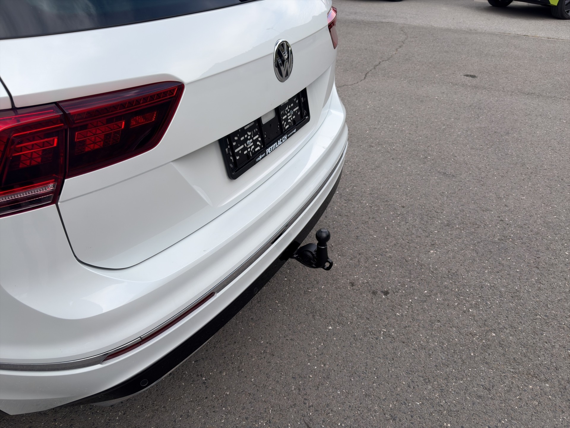 VW Tiguan 2.0TSI R-LINE 4Motion DSG-image-13