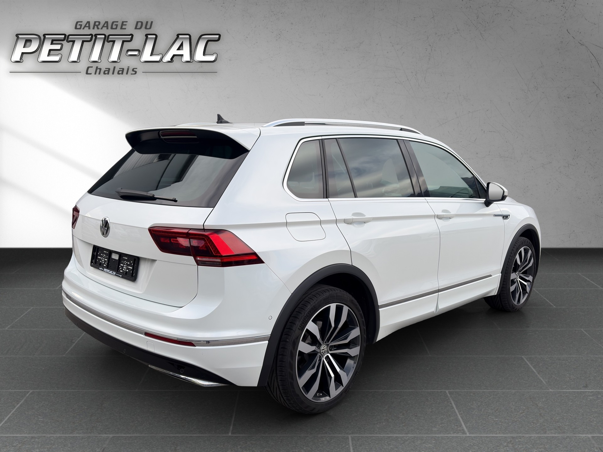 VW Tiguan 2.0TSI R-LINE 4Motion DSG-image-5
