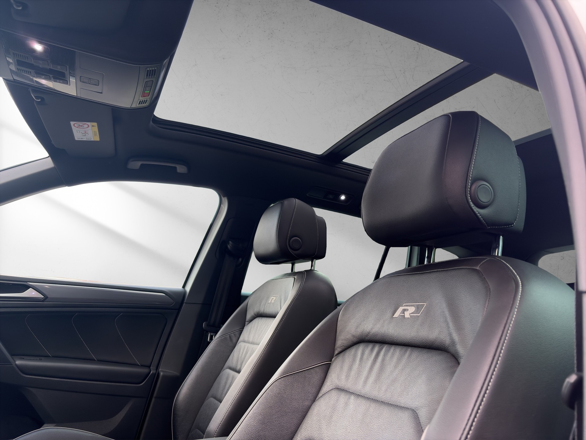 VW Tiguan 2.0TSI R-LINE 4Motion DSG-image-14