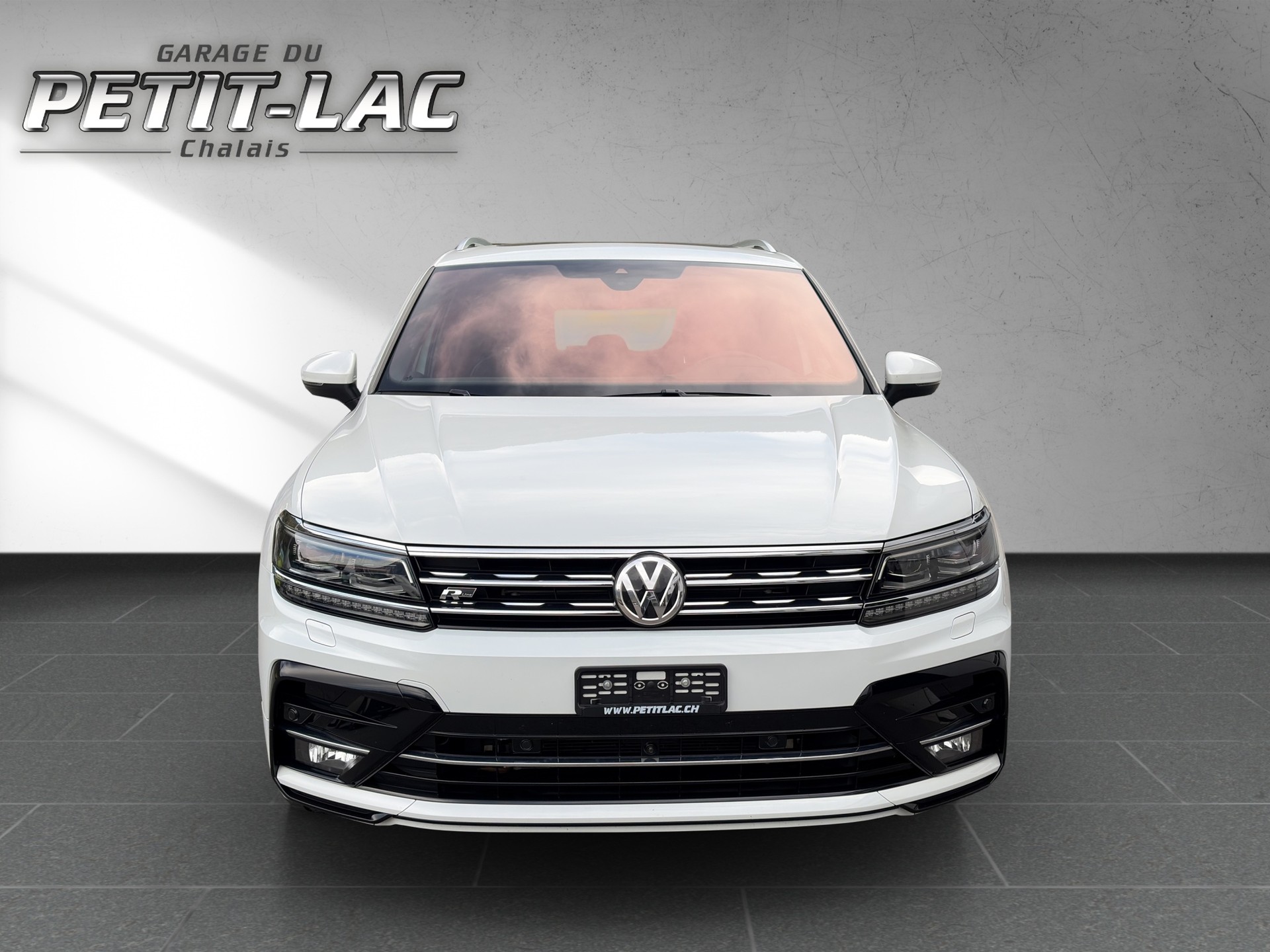 VW Tiguan 2.0TSI R-LINE 4Motion DSG-image-1