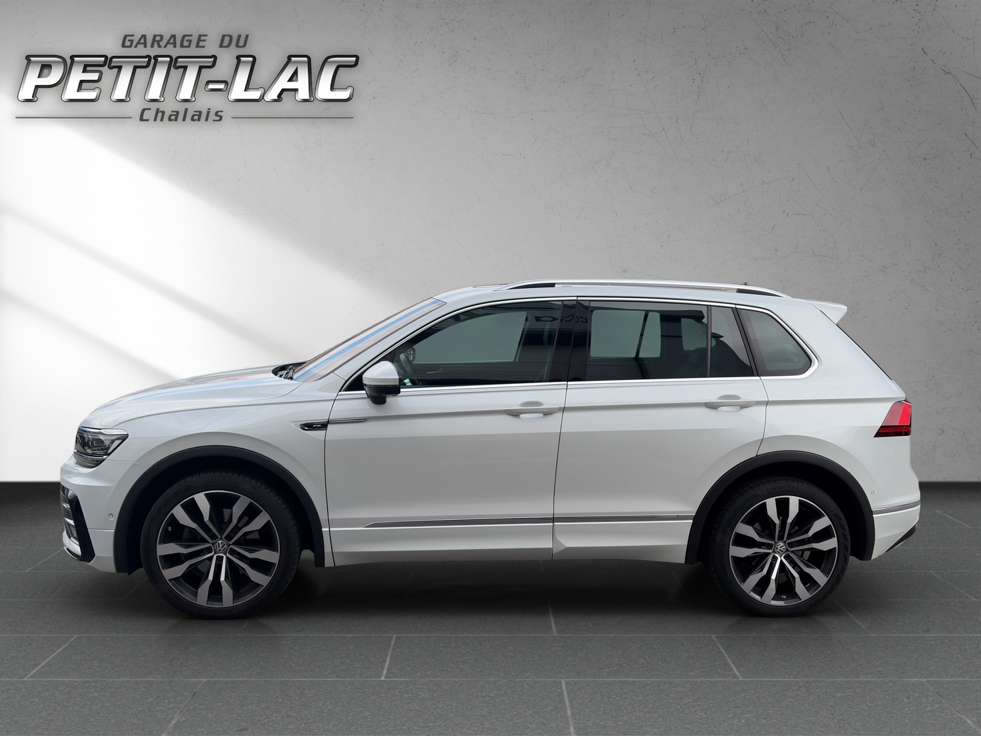 VW Tiguan 2.0TSI R-LINE 4Motion DSG-image-2