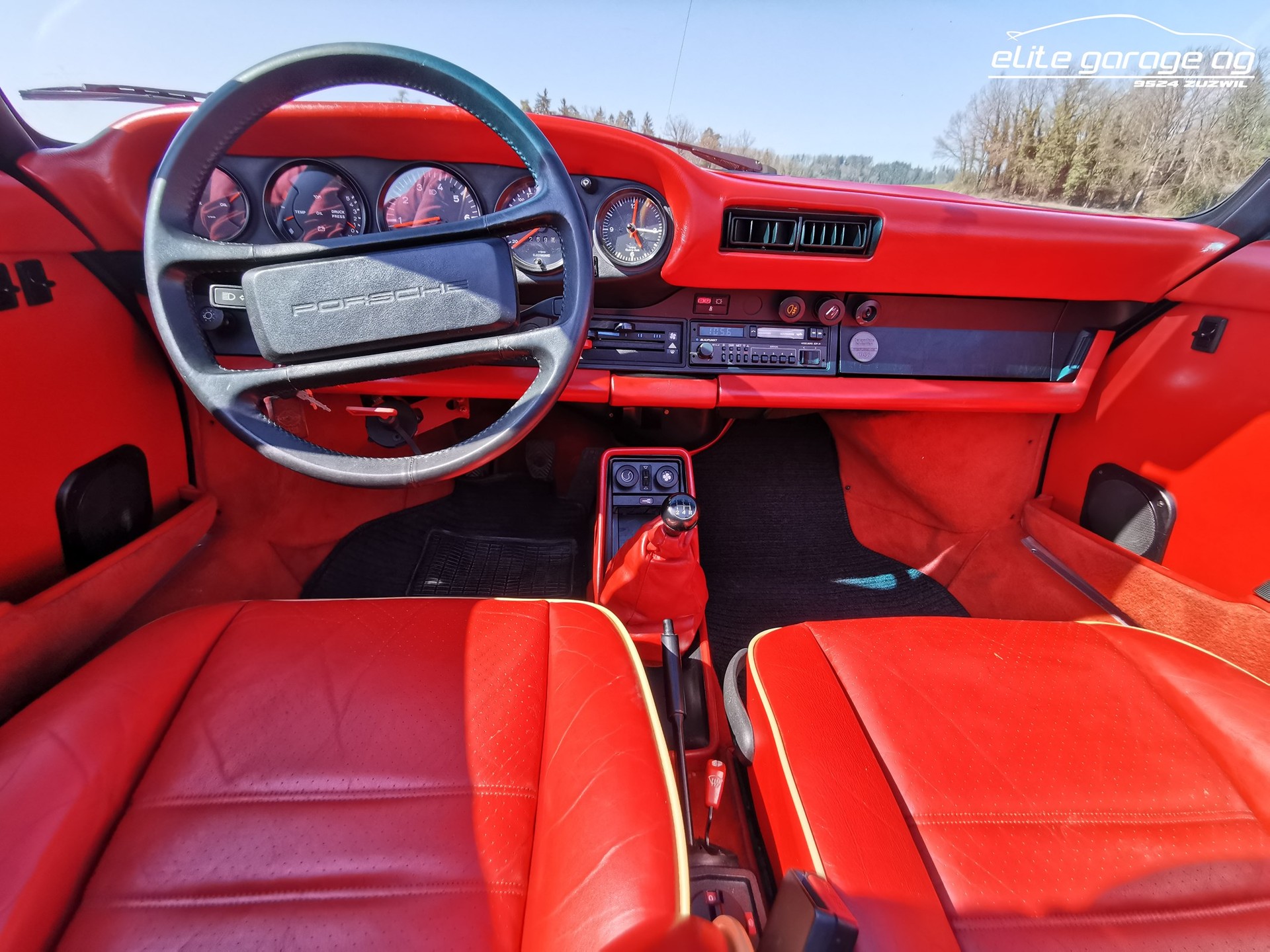 PORSCHE 911 Carrera Cabrio-image-13