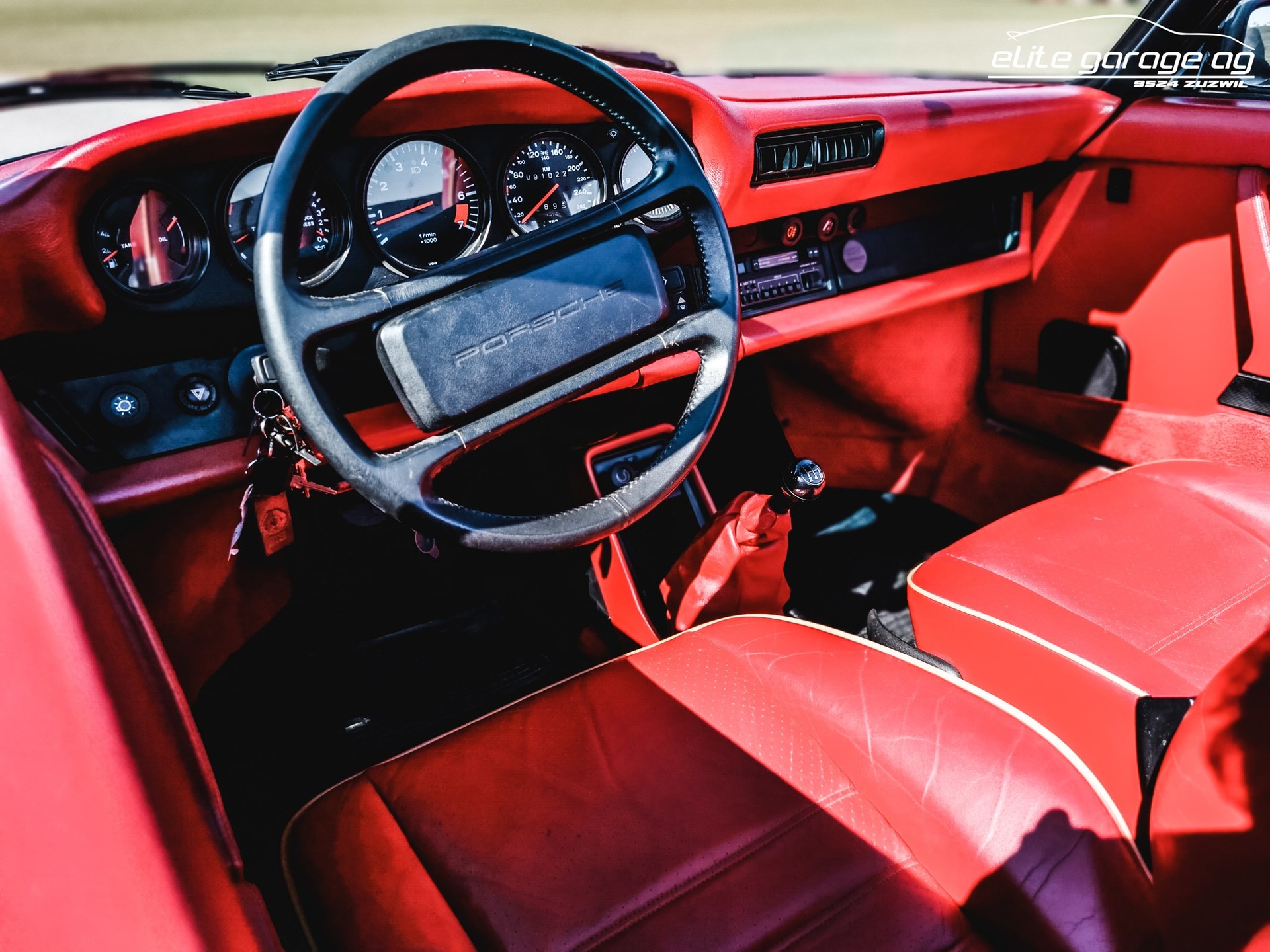 PORSCHE 911 Carrera Cabrio-image-12