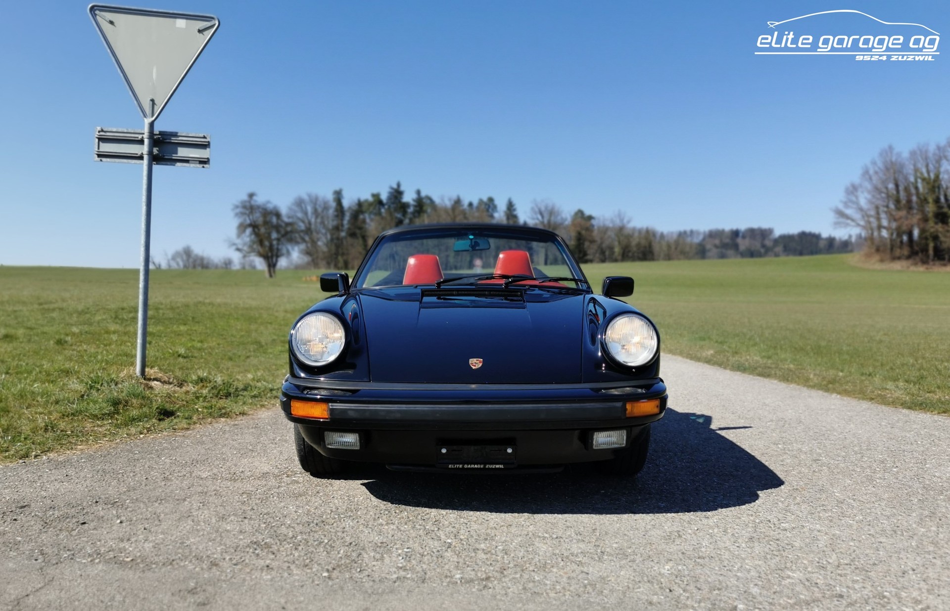 PORSCHE 911 Carrera Cabrio-image-2