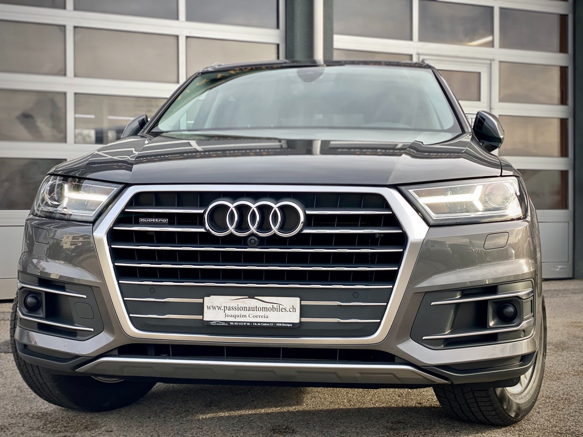 AUDI Q7 3.0 TDI quattro tiptronic - 7 PLACES - Véhicule Suisse (CH)-image-1