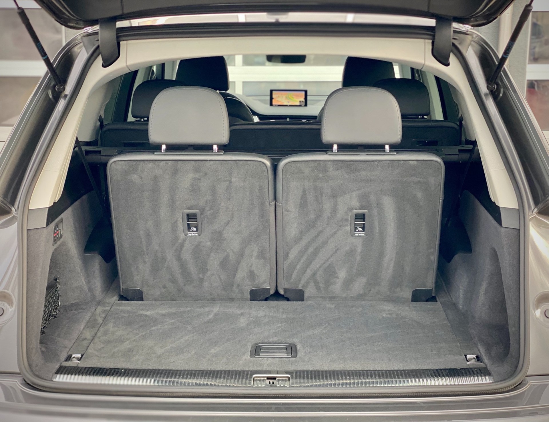 AUDI Q7 3.0 TDI quattro tiptronic - 7 PLACES - Véhicule Suisse (CH)-image-9