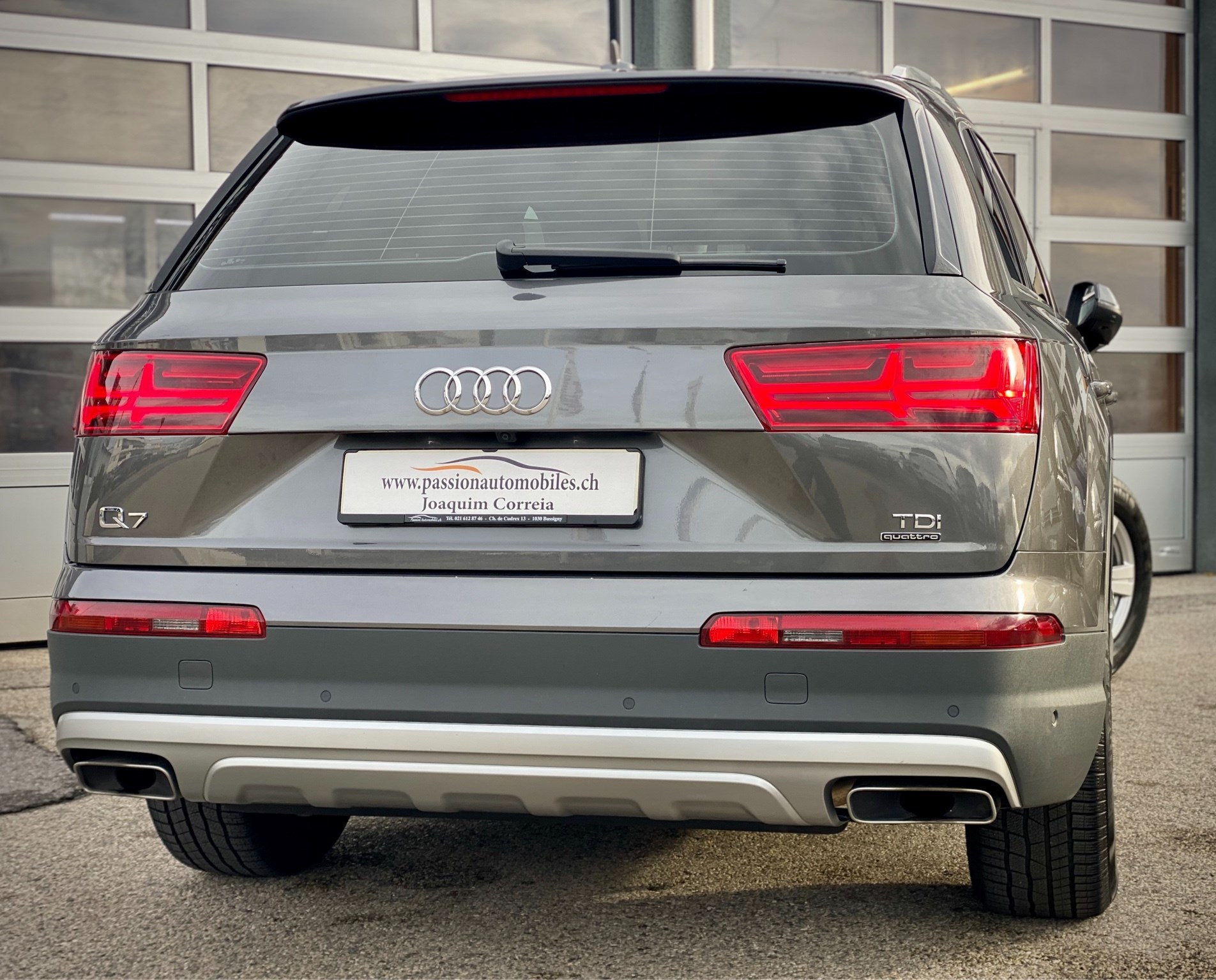 AUDI Q7 3.0 TDI quattro tiptronic - 7 PLACES - Véhicule Suisse (CH)-image-2